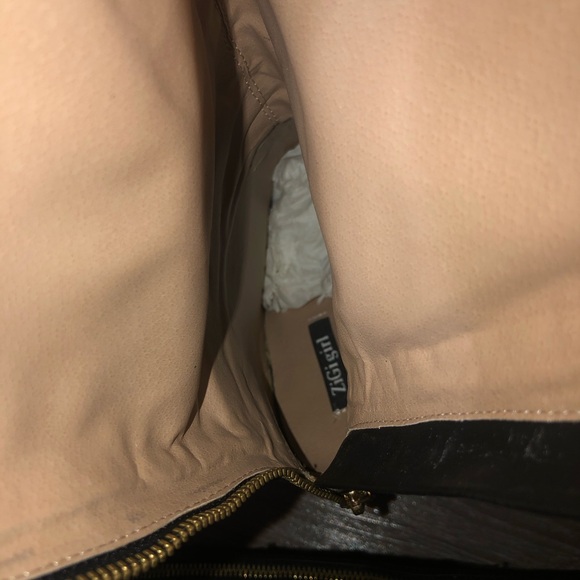 Zigi Girl Black Gold Chain Back Zip 4.5” Heel TALA Rocker boots New - Picture 2 of 10